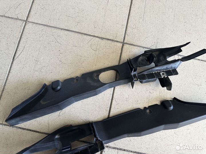 Накладка переднего крыла правая/левая Форд Фокус 2