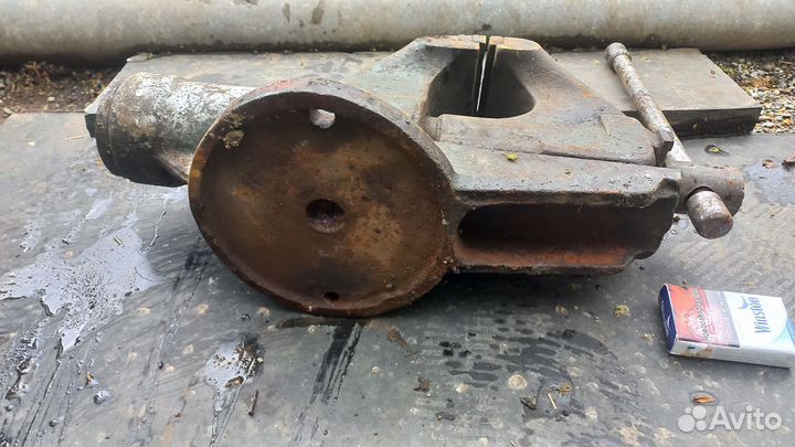 Тиски слесарные бу СССР