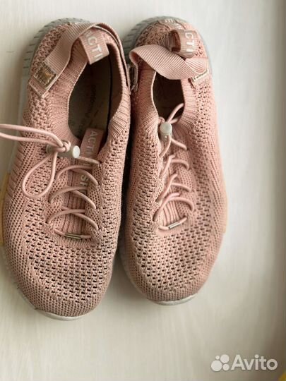 Кроссовки детские
