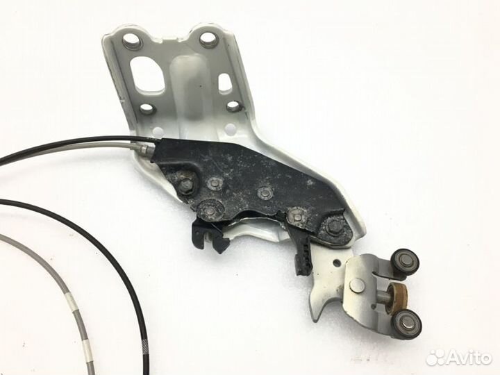 Петля двери задняя левая Toyota Alphard H10 2.4