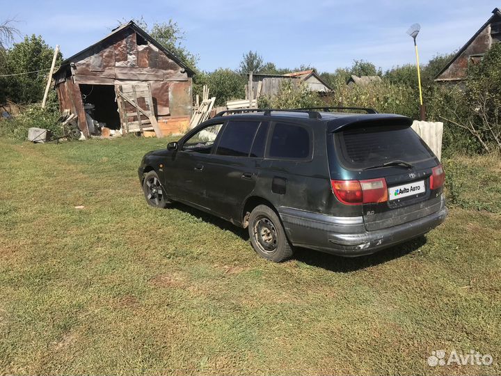 Toyota Caldina 2.0 AT, 1994, битый, 398 000 км