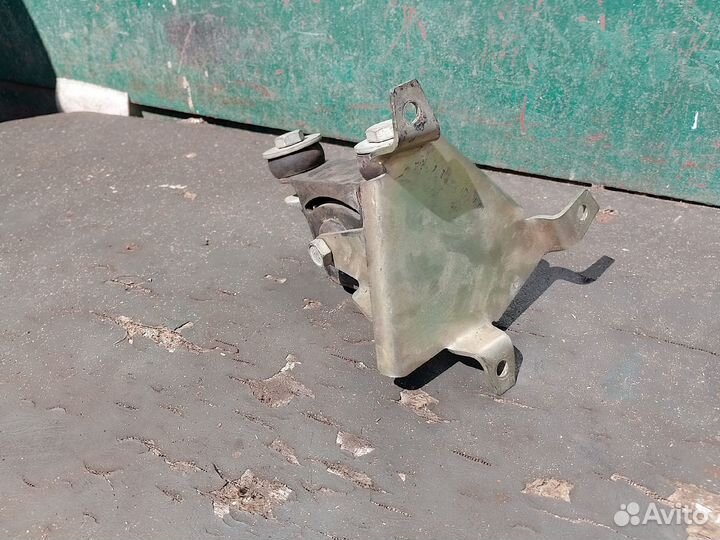 Кронштейн дополнительной опоры раздатки Нивы 2121