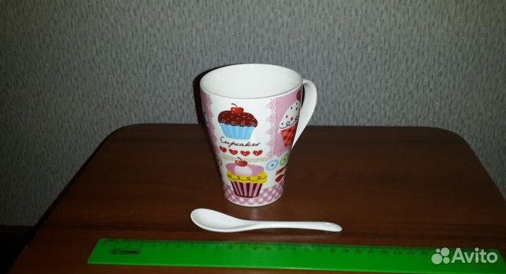 Керамическая кружка с ложечкой в упаковке