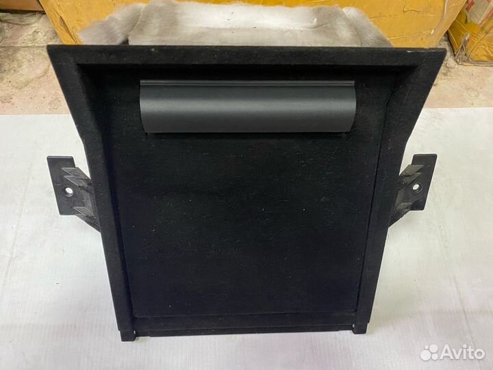 Вещевой отсек задний Mercedes W221