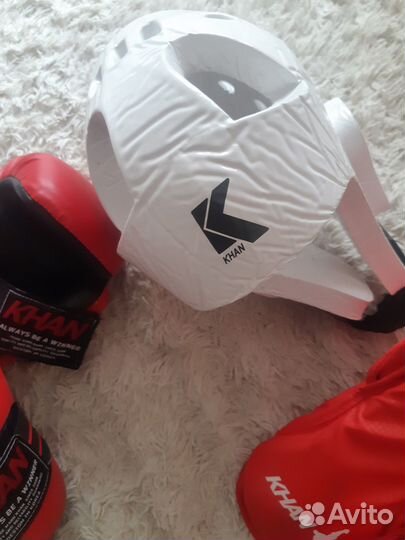 Шлем,перчатки, защита для боевых видов спорта