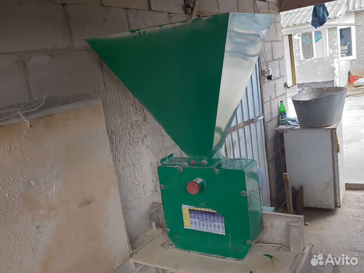 Зернодробилка