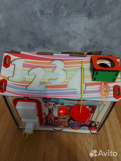 Бизиборд домик