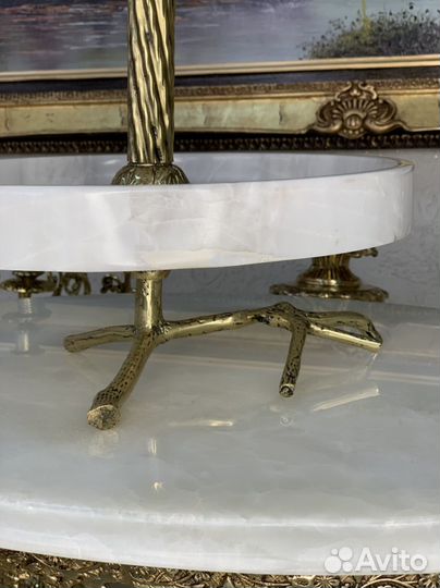 Ваза для фруктов на ножке