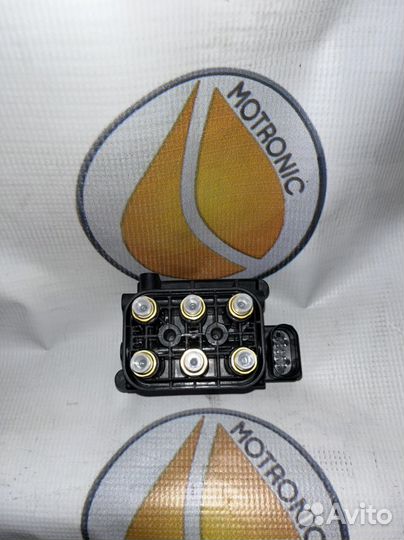 Блок клапанов пневмоподвески Touareg, Q7, Cayenne