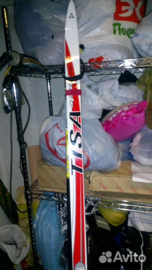 Лыжные ботинки и лыжи палки