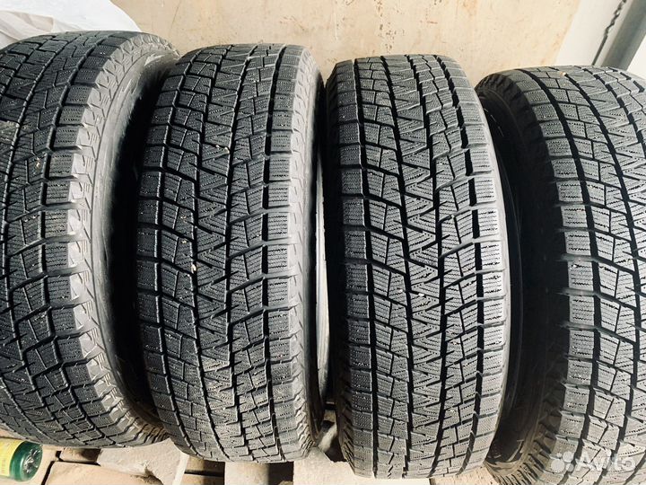 Bridgestone Blizzak DM-V1 225/65 R17