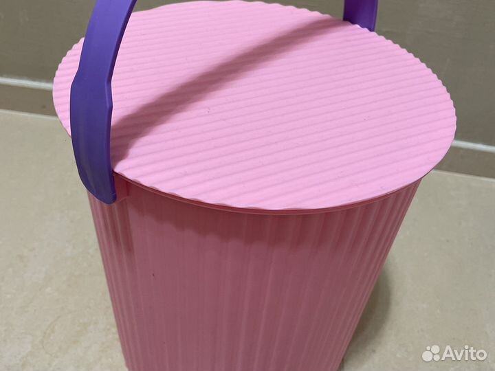 Ведро пластиковое с крышкой