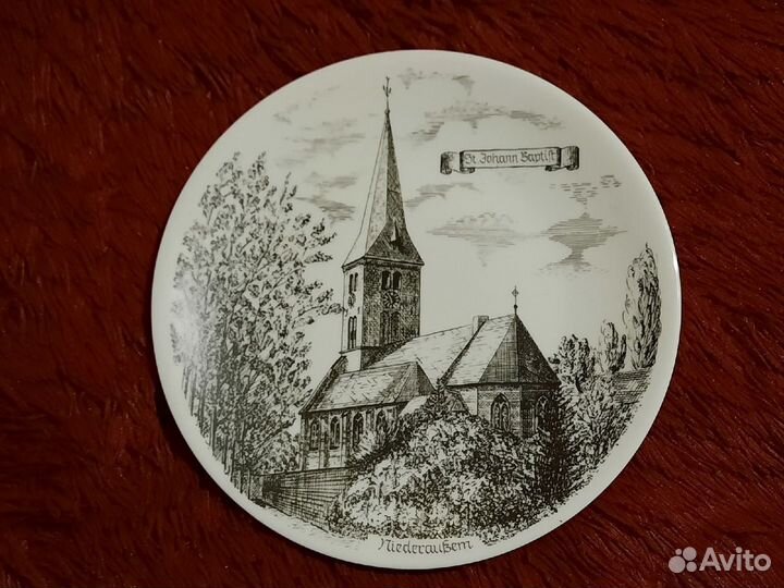 Декоративная фарфоровые тарелки. Архитектура