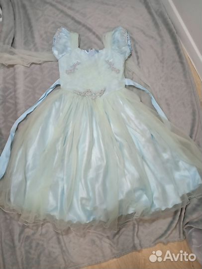 Платье нарядное 134 140