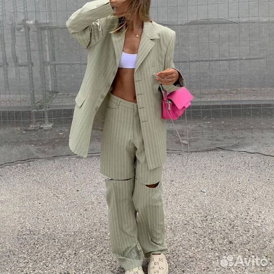 Костюм женский