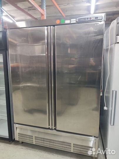 Холодильный шкаф