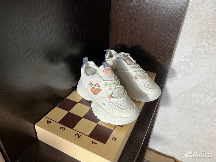 Кроссовки женские повседневные/спортивные