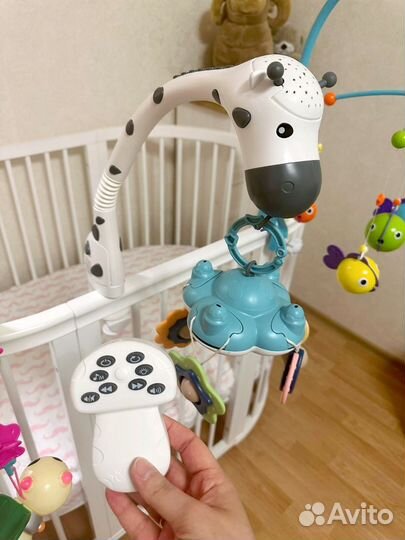 Музыкальный мобиль / пакет детских игрушек