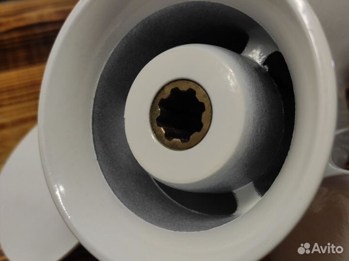 Гребной винт Yamaha 9.9-15, 3х9-1/4х11-J