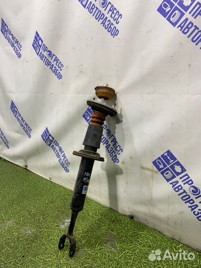 Амортизатор передний левый Skoda Superb седан 1.8
