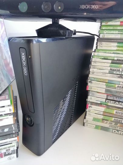 Xbox 360 slim +80дисков,2 геймпада, кинект,коробка
