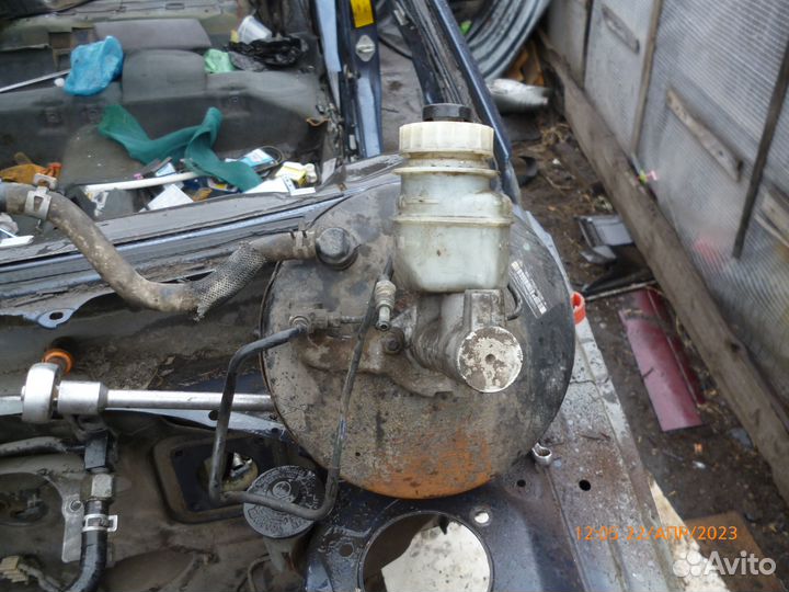 Вакуумный усилитель тормозов тойота авенсис 2000г
