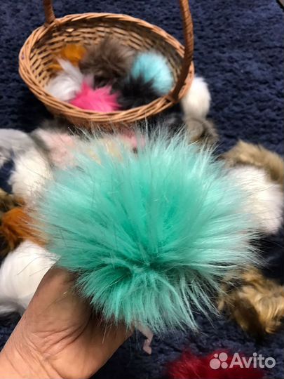 Помпоны искусственные