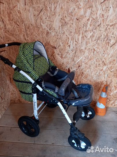 Продам коляску 2 в 1. Прогулочная. Люлька