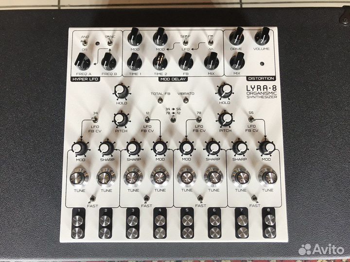 Soma Lyra-8 Synth White Angel