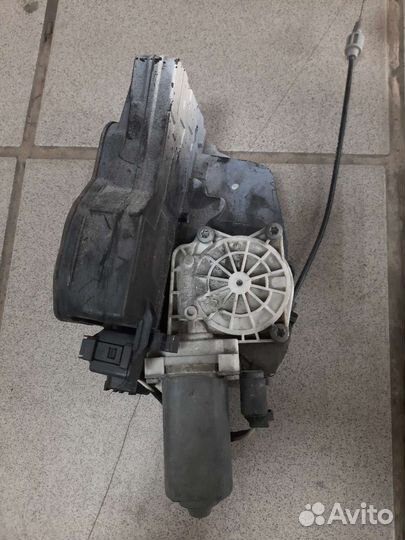 Замок двери задний с доводчиком BMW 7 E65 Е66