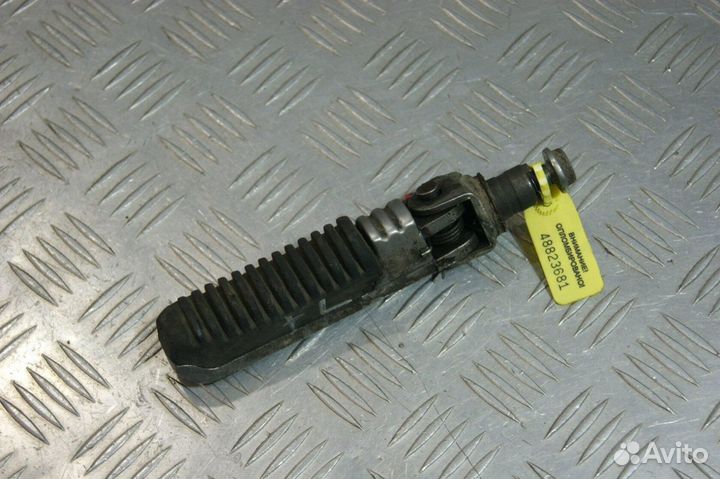 Подножка водителя левая Suzuki Bandit 250V, GJ77A