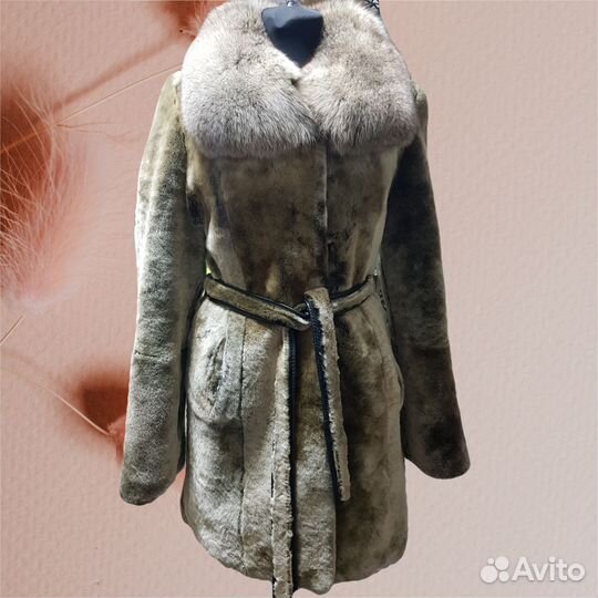 Шуба мутоновая с чернобуркой,размер 40-42