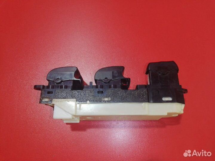 Блок управления стеклоподъемниками передний правый