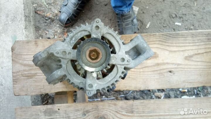 Форд фокус 2 генератор 1,8 - 2,0 л. 3M5T10300VC