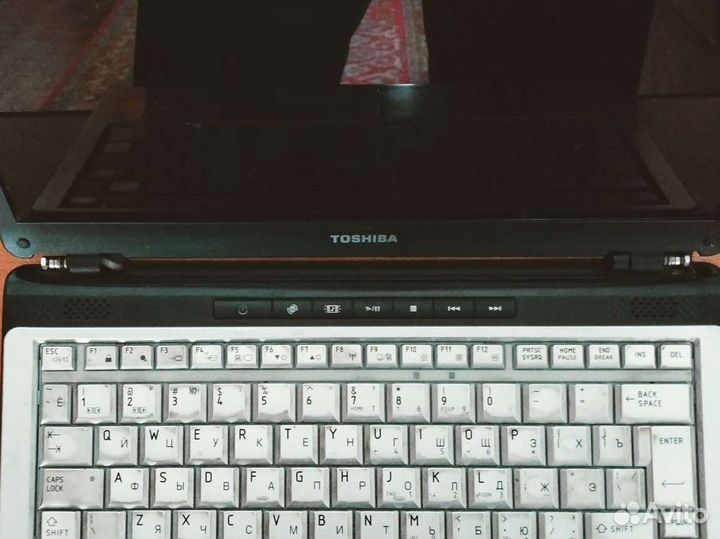 Ноутбук Toshiba u300