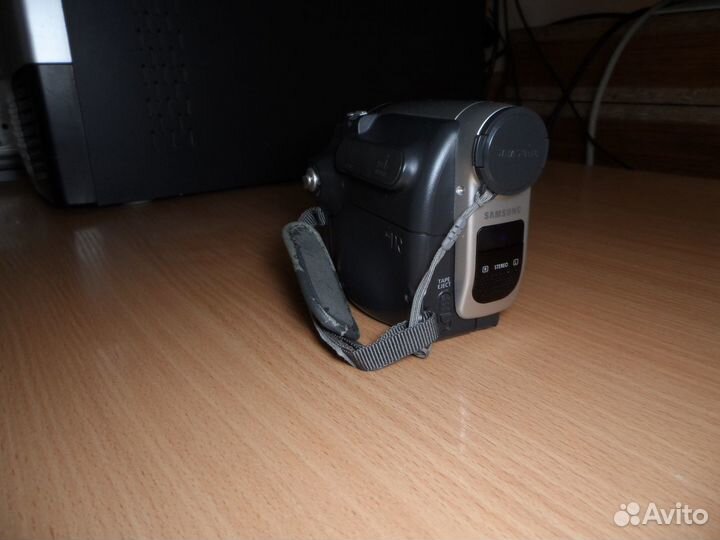 Видеокамера Samsung VP-D361i