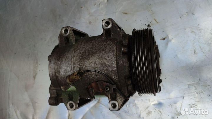 Компрессор кондиционера Volvo S80 2001 8684287