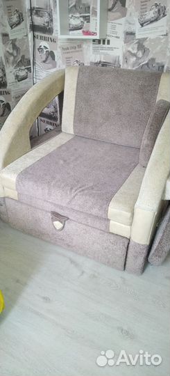 Диваны и кресло бу