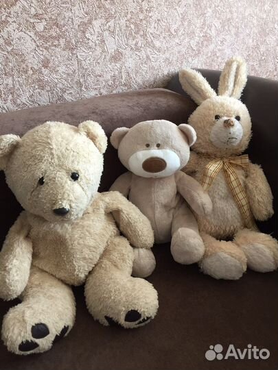Плюшевый медведи и заяц