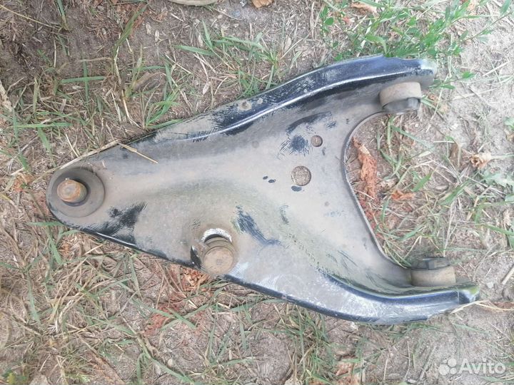 Рычаг передний Рено Сандеро степвей 2
