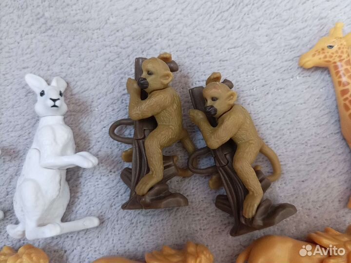 Игрушки от киндера пакетом 41 штука