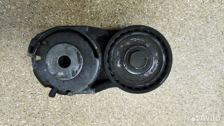 Натяжитель ролика помпы Ford Mondeo III 2,0 TD