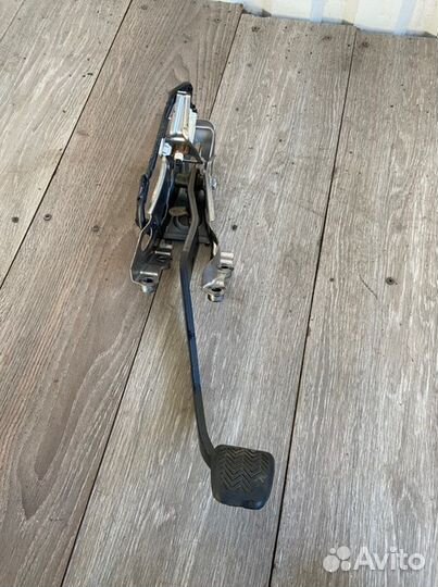 Педаль тормоза Toyota Auris E150 1ZR-FE 2007