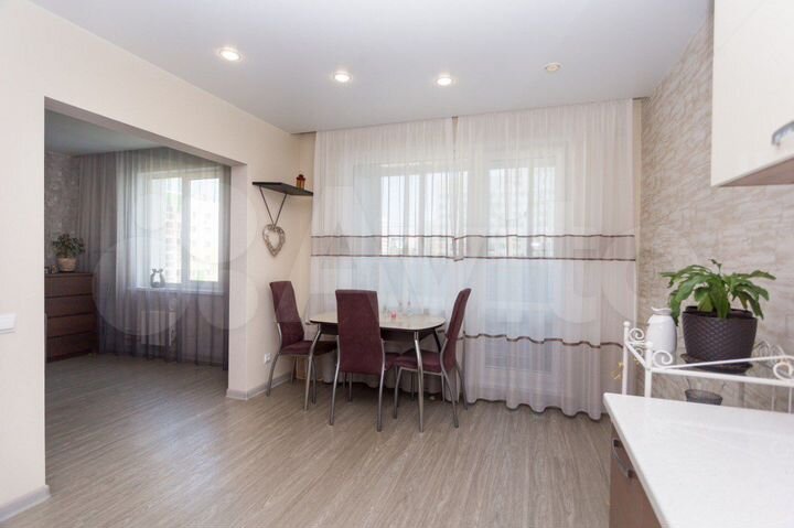 3-к. квартира, 82,4 м², 8/10 эт.