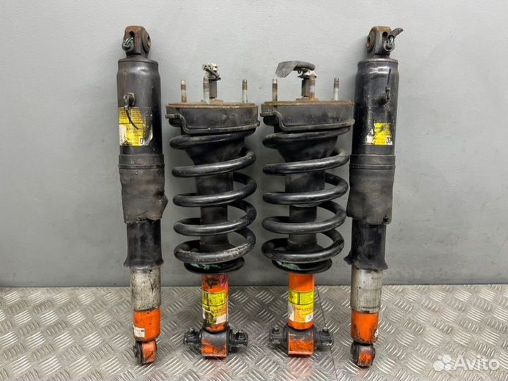 Стойки комплект Cadillac Escalade GMT900 L92 6.2