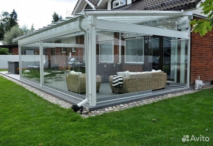 Безрамное раздвижное остекление