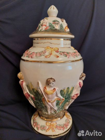 Ваза-кубок Capodimonte