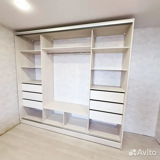 Шкаф с антресолью