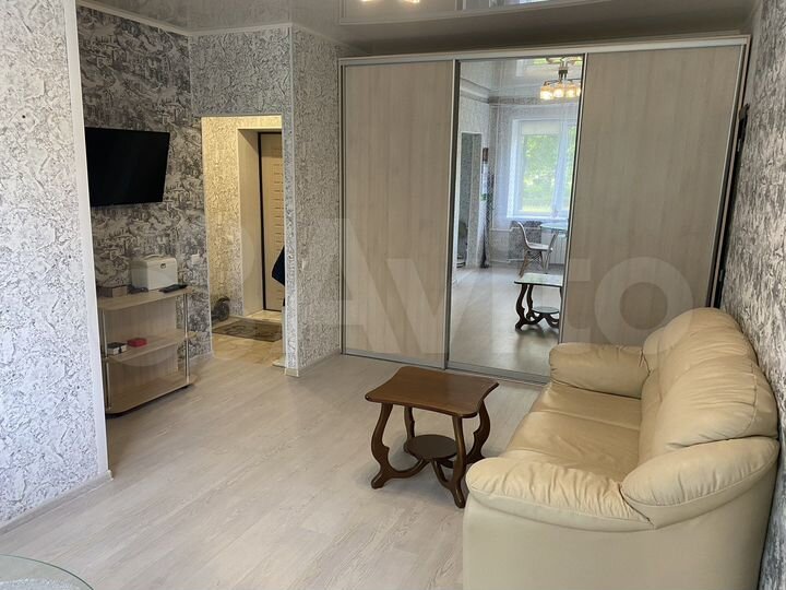 2-к. квартира, 42 м², 1/4 эт.