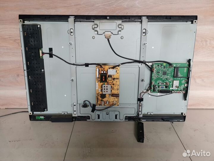 Телевизор Toshiba 40lv833rb (Разбор)(По запчастям)